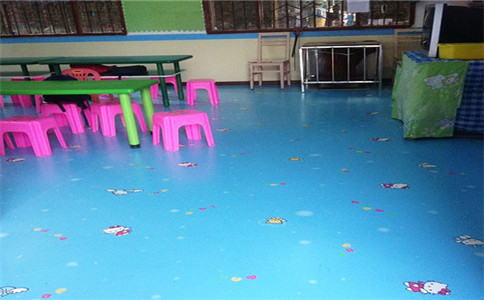 贵阳浮动式拼装地板是幼儿园地板